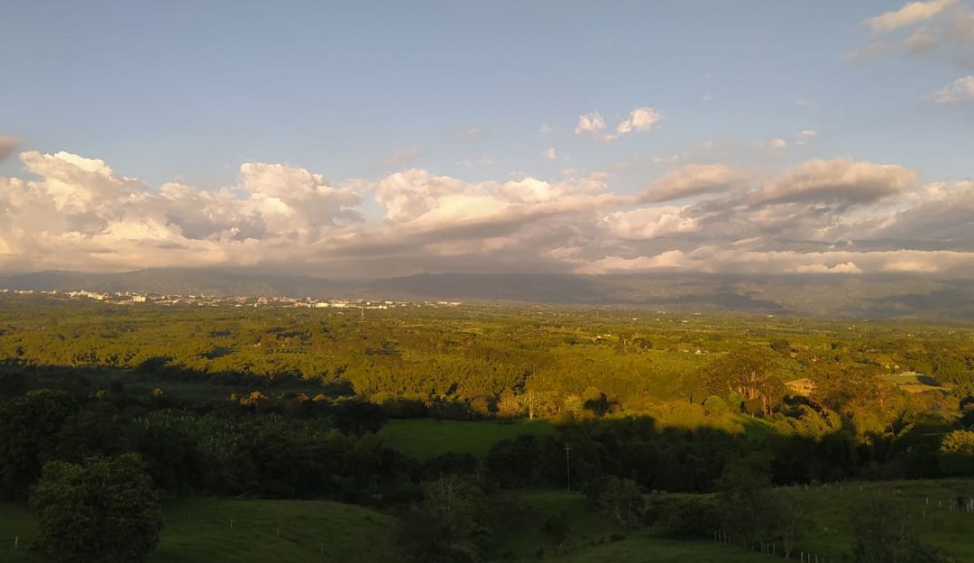 Paisaje de Armenia desde Pueblo Tapao-Montenegro Paisaje de Armenia desde Pueblo Tapao-Montenegro