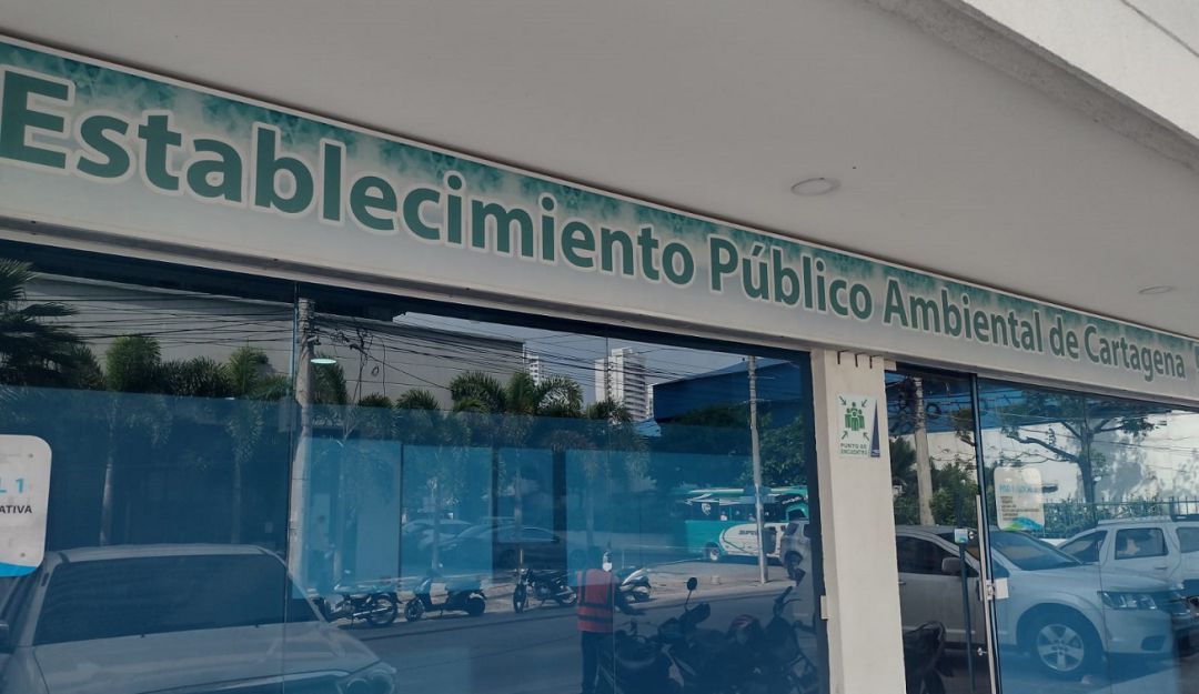 Con personal especializado la autoridad ambiental evalúa los casos Con personal especializado la autoridad ambiental evalúa los casos