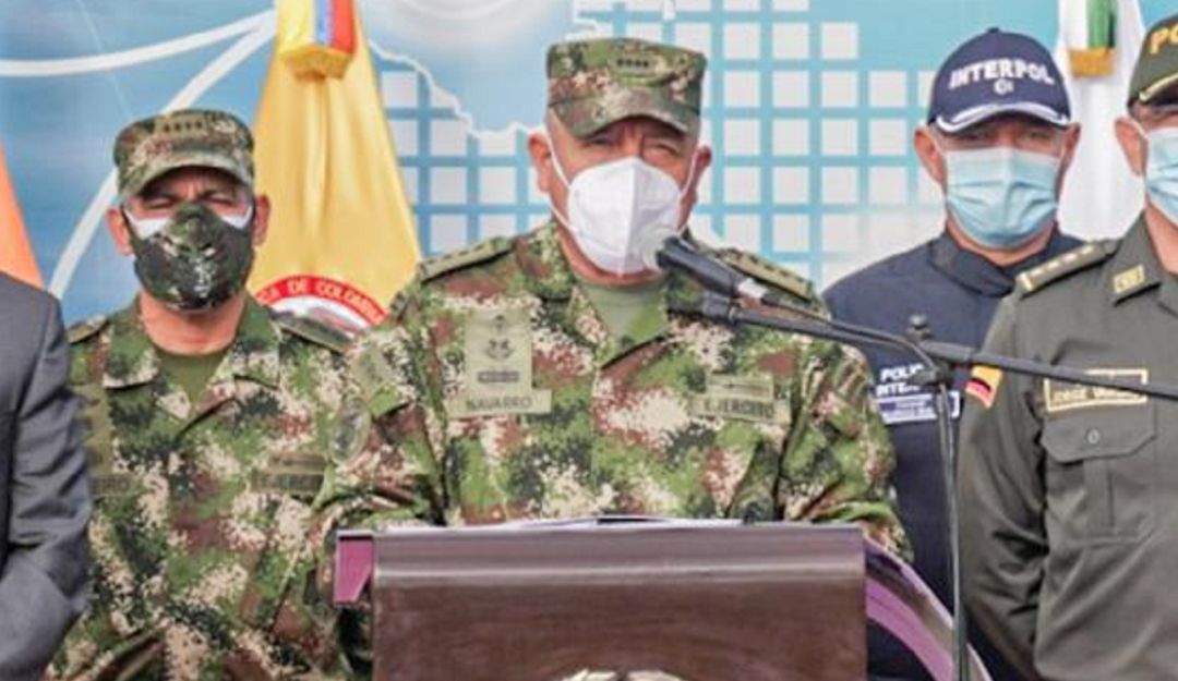 General Luis Fernando Navarro (centro). General Luis Fernando Navarro (centro).