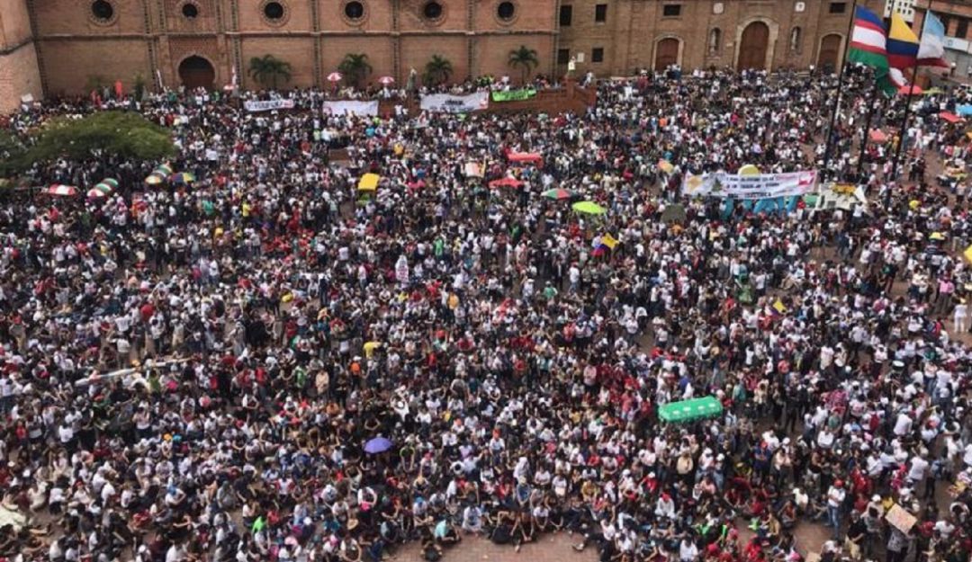 Una aglomeración implicaría el aumento de la velocidad nuevamente de la transmisión del COVID y el incremento nuevamente del número de casos, dice Secretaria de Salud del Valle. Una aglomeración implicaría el aumento de la velocidad nuevamente de la transmisión del COVID y el incremento nuevamente del número de casos, dice Secretaria de Salud del Valle.