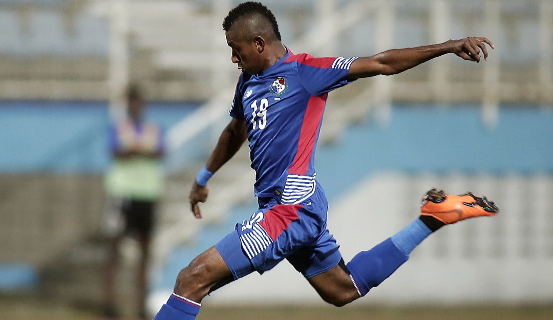 Ronaldo Dinolis en un amistoso con Panamá ante Trinidad y Tobago en 2018 Ronaldo Dinolis en un amistoso con Panamá ante Trinidad y Tobago en 2018