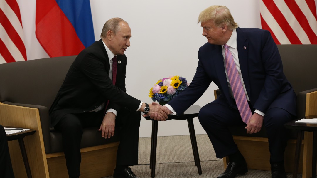 Putin habría autorizado plan de inteligencia para apoyar a Trump en 2016
