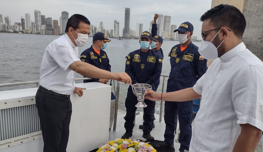 Armada Nacional y la Parroquia del Perpetuo Socorro en Bocagrande realizaron el acto Armada Nacional y la Parroquia del Perpetuo Socorro en Bocagrande realizaron el acto