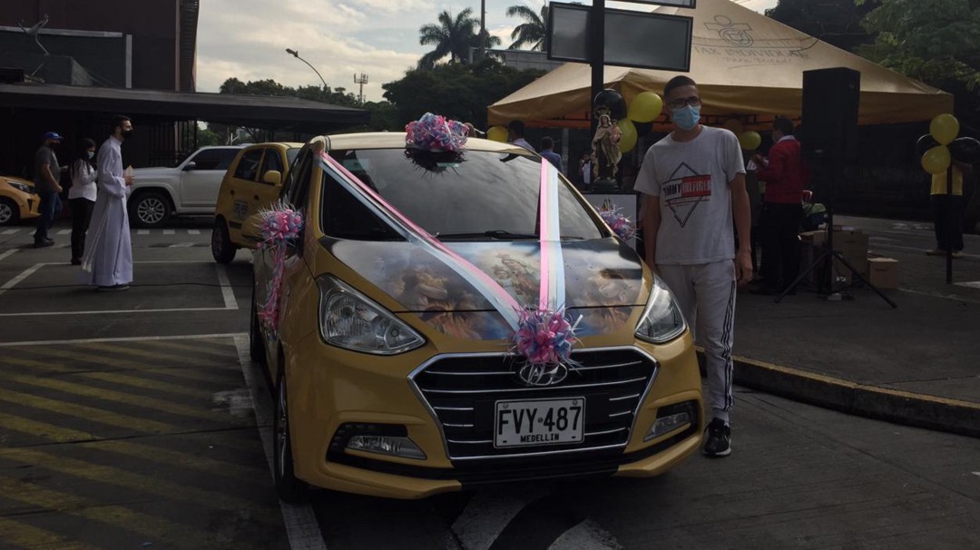 Con misa y caravana, los taxistas celebran el Día de la Virgen del Carmen