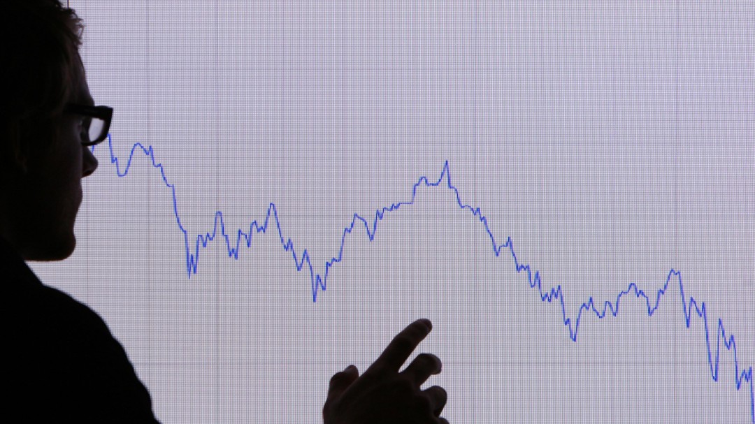 Por paro y tercer pico, economía colombiana cayó en mayo a 13.6%