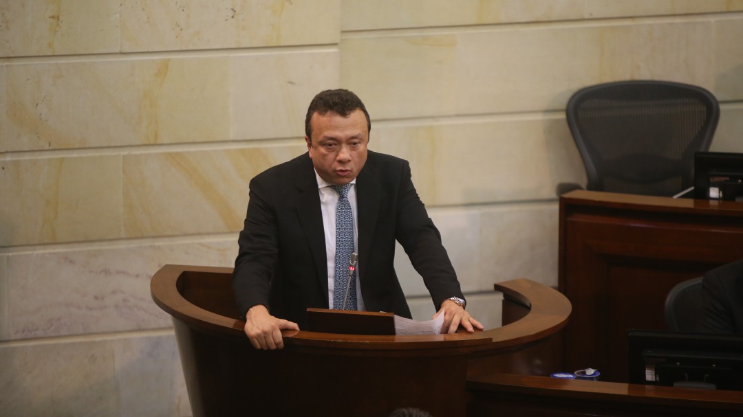 Trasladan al condenado exsenador Pulgar a una prisión militar