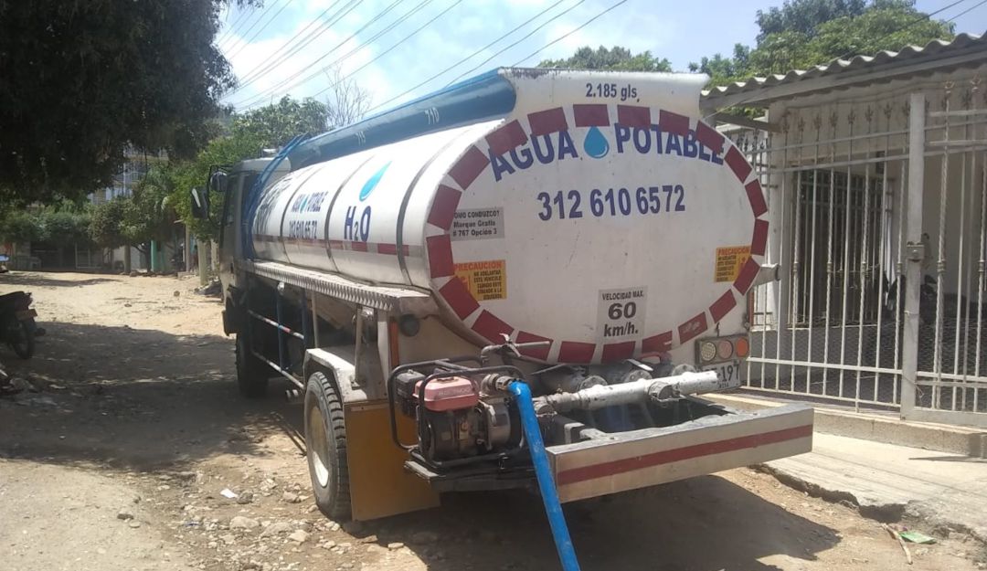 Samarios recurren a carrotanques por falta de agua Samarios recurren a carrotanques por falta de agua