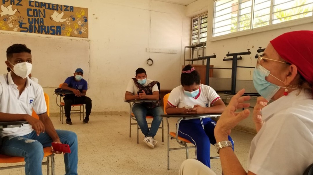 Tras protesta realizaron reunión en la Institución Educativa de Bayunca