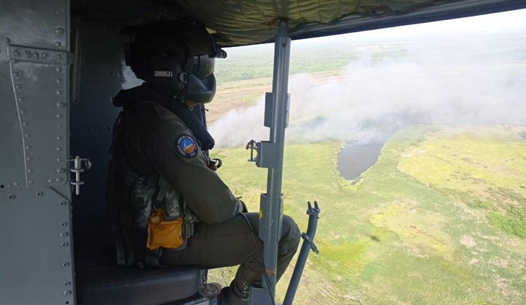 Con el apoyo de la Fuerza Aérea fue controlado el incendio en el parque Isla Salamanca. Con el apoyo de la Fuerza Aérea fue controlado el incendio en el parque Isla Salamanca.