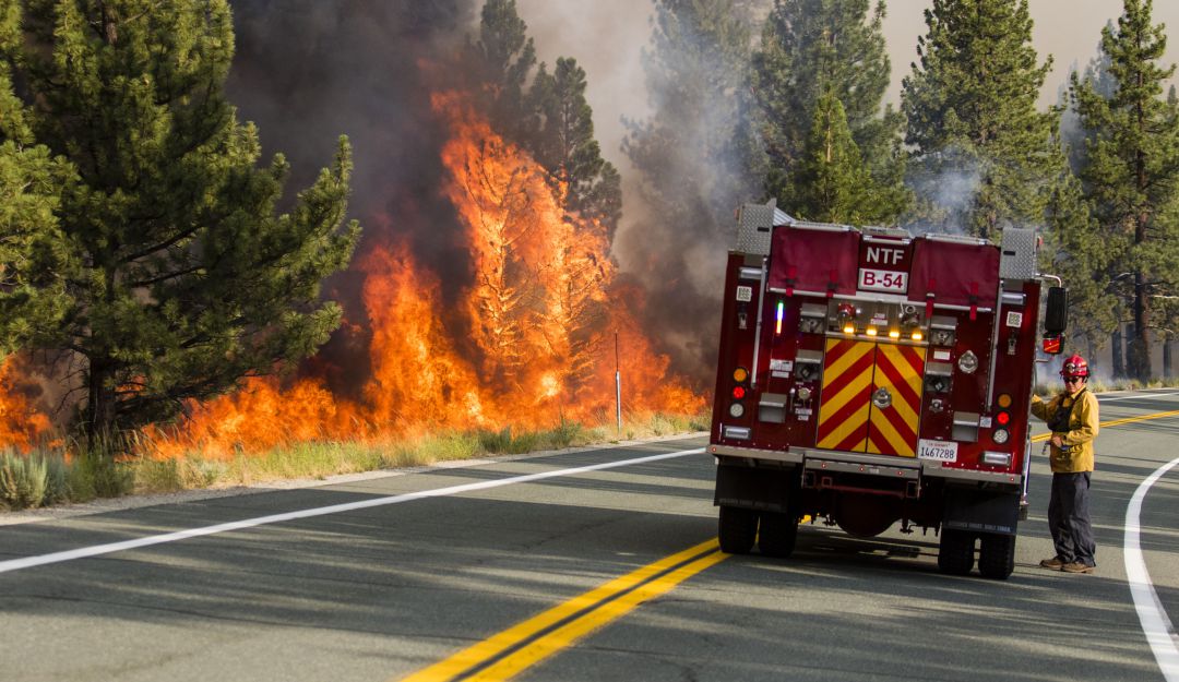 Incendio forestal en California, EE.UU.. Incendio forestal en California, EE.UU..