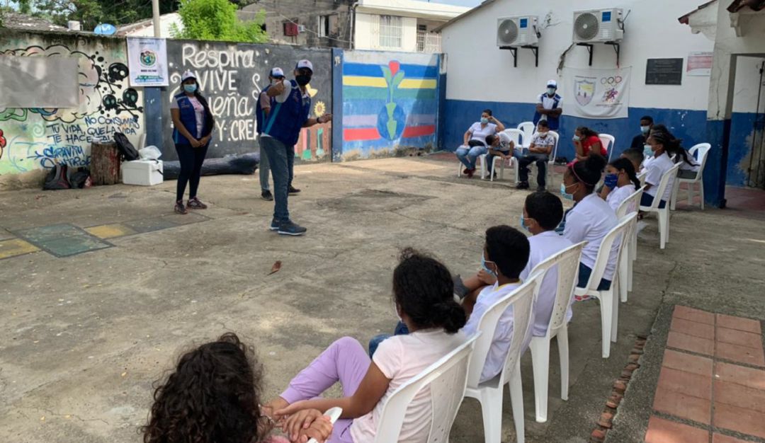 40 jóvenes promoverán en distintas comunidades la educación ambiental, el manejo adecuado de los residuos sólidos, entre otros aspectos 40 jóvenes promoverán en distintas comunidades la educación ambiental, el manejo adecuado de los residuos sólidos, entre otros aspectos