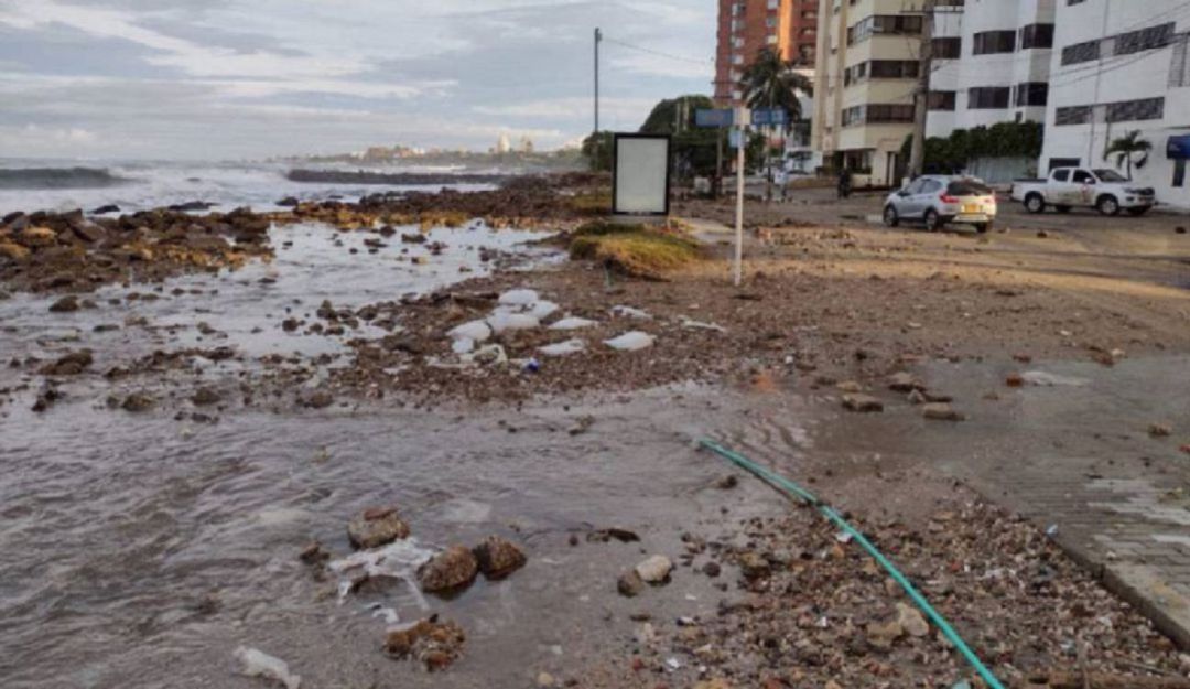 Los vientos tendrán velocidades entre los 46 y 64 kilómetros por hora y la altura del oleaje oscilará entre 2.5 y 3.5 metros. Los vientos tendrán velocidades entre los 46 y 64 kilómetros por hora y la altura del oleaje oscilará entre 2.5 y 3.5 metros.