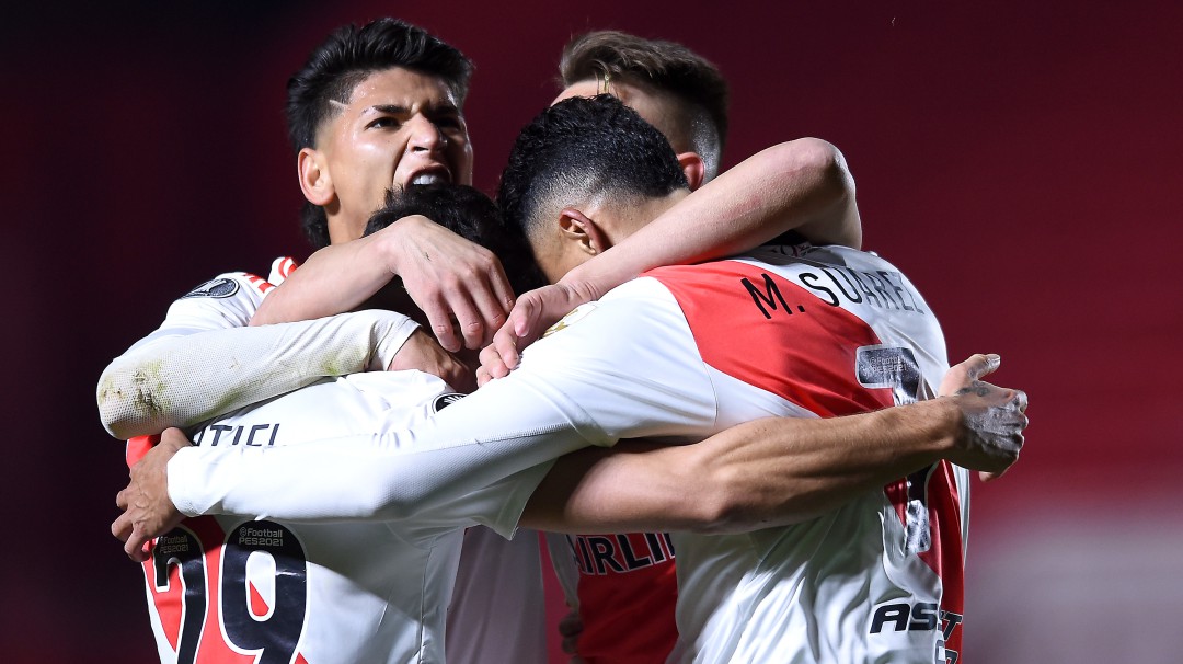 Con Carrascal titular, River avanzó a cuartos de final de la Libertadores