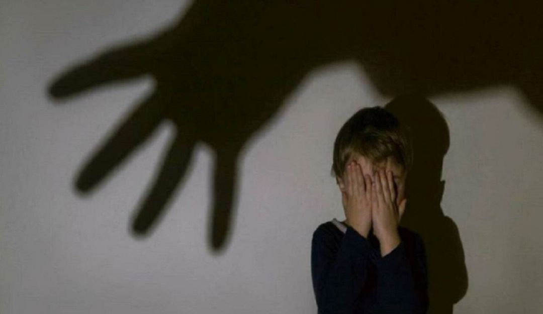 La menor era amenazada con hacerle daño a su madre si contaba lo sucedido La menor era amenazada con hacerle daño a su madre si contaba lo sucedido