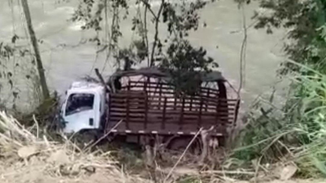 Un Policía muerto durante diligencia de restitución de tierras en el Valle