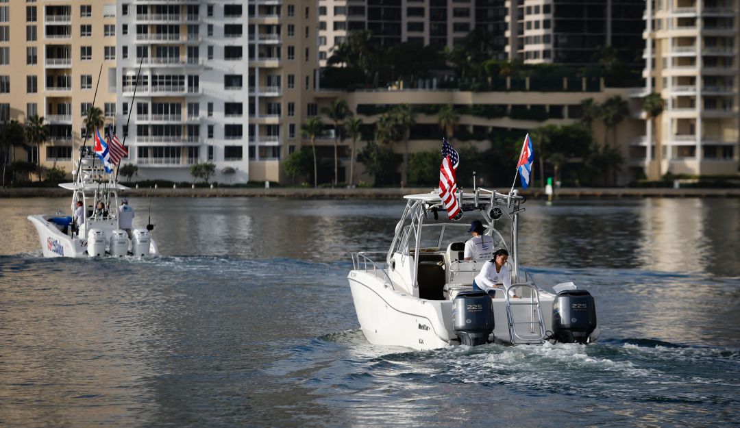 Flotillas de exiliados zarpa hacia aguas internacionales cerca de Cuba. Flotillas de exiliados zarpa hacia aguas internacionales cerca de Cuba.