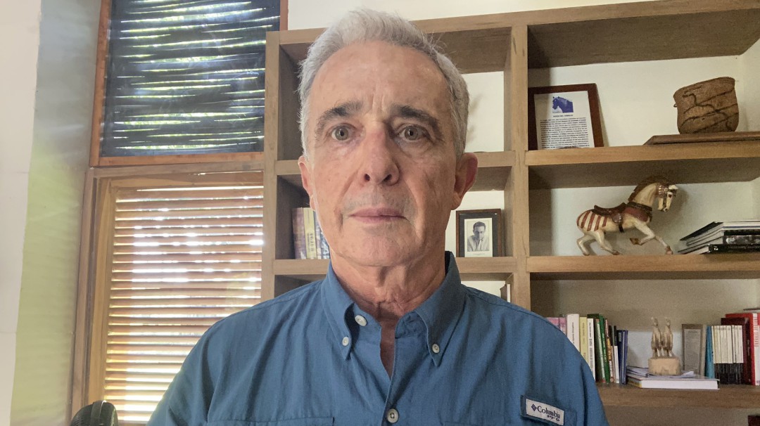 Corte reconoce a exesposa de Monsalve como víctima en caso Uribe