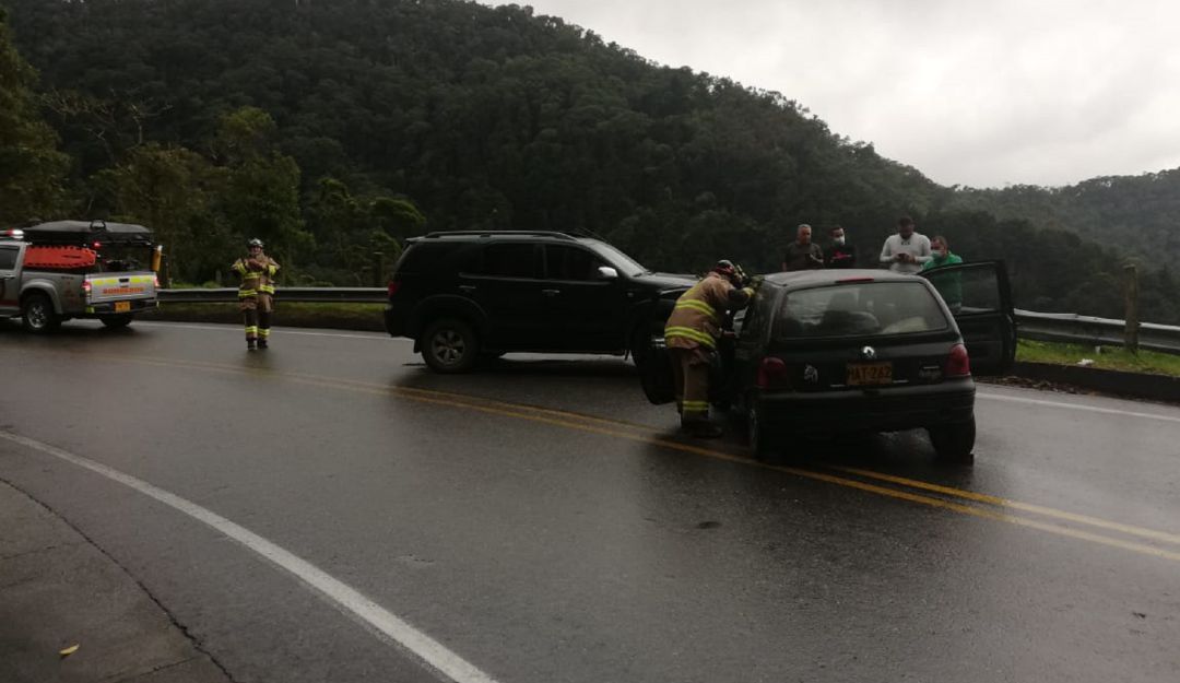 Accidente en la vía Manizales - Bogotá Accidente en la vía Manizales - Bogotá