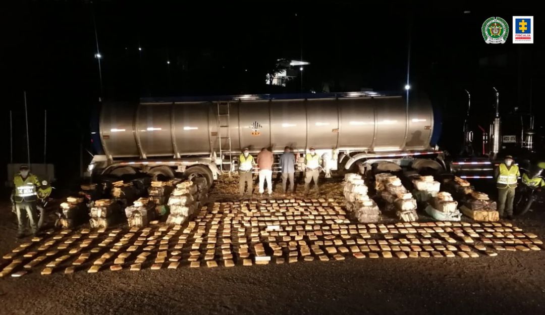 Dos toneladas 82 kilos e marihuana incautada. Dos toneladas 82 kilos e marihuana incautada.