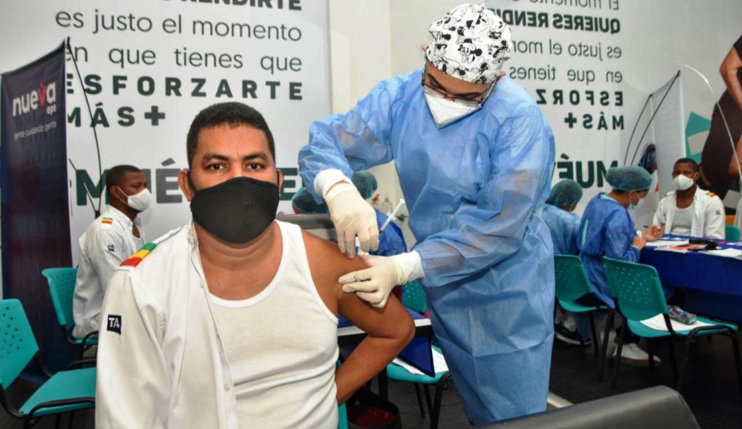 Se han venido implementando jornadas masivas de vacunación en los patios, para alcanzar la mayor cantidad de operadores Se han venido implementando jornadas masivas de vacunación en los patios, para alcanzar la mayor cantidad de operadores