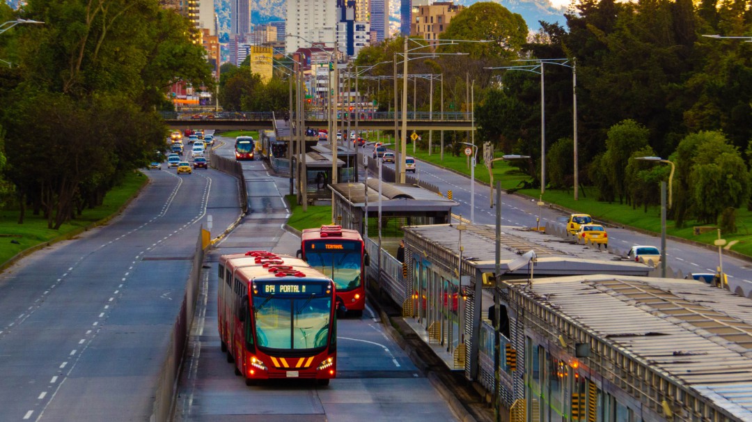TransMilenio tiene un déficit de 800 mil millones al año: Concejal Galán
