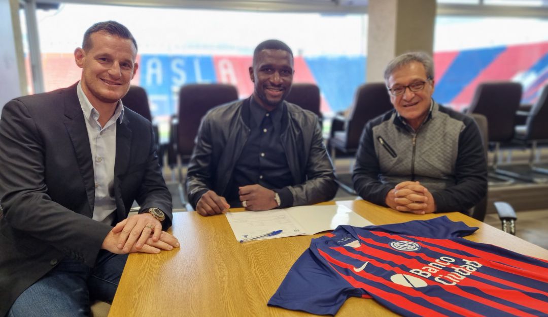 Cristian Zapata presentado como nuevo jugador de San Lorenzo en 2021 Cristian Zapata presentado como nuevo jugador de San Lorenzo en 2021