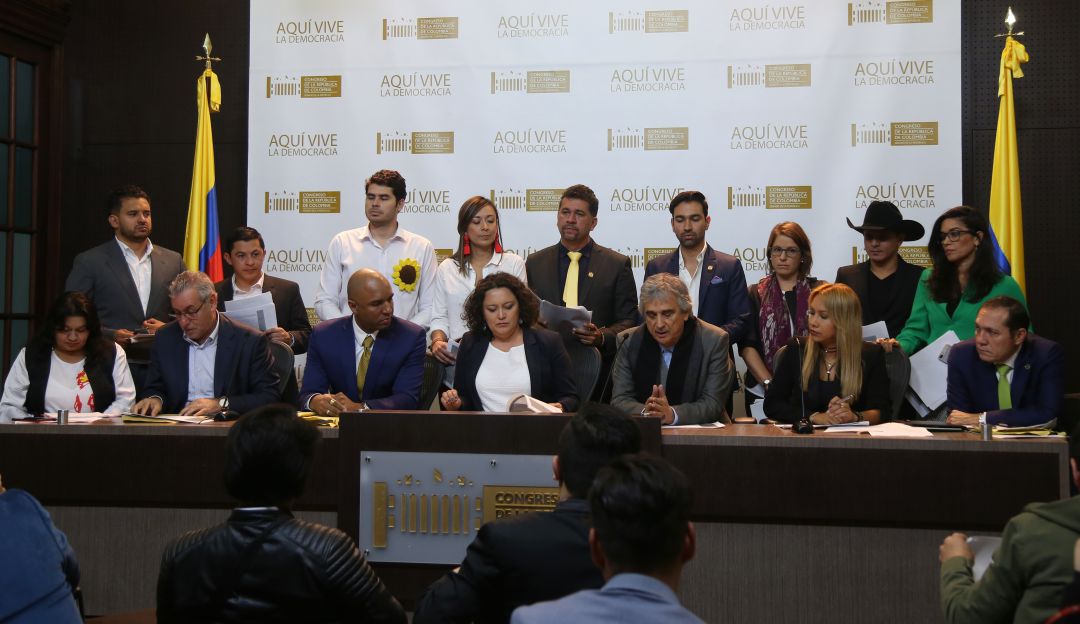 Cinco Representanes del Partido Verde pidieron al senador Iván Name renunciar a la Vicepresidencia de Senado Cinco Representanes del Partido Verde pidieron al senador Iván Name renunciar a la Vicepresidencia de Senado