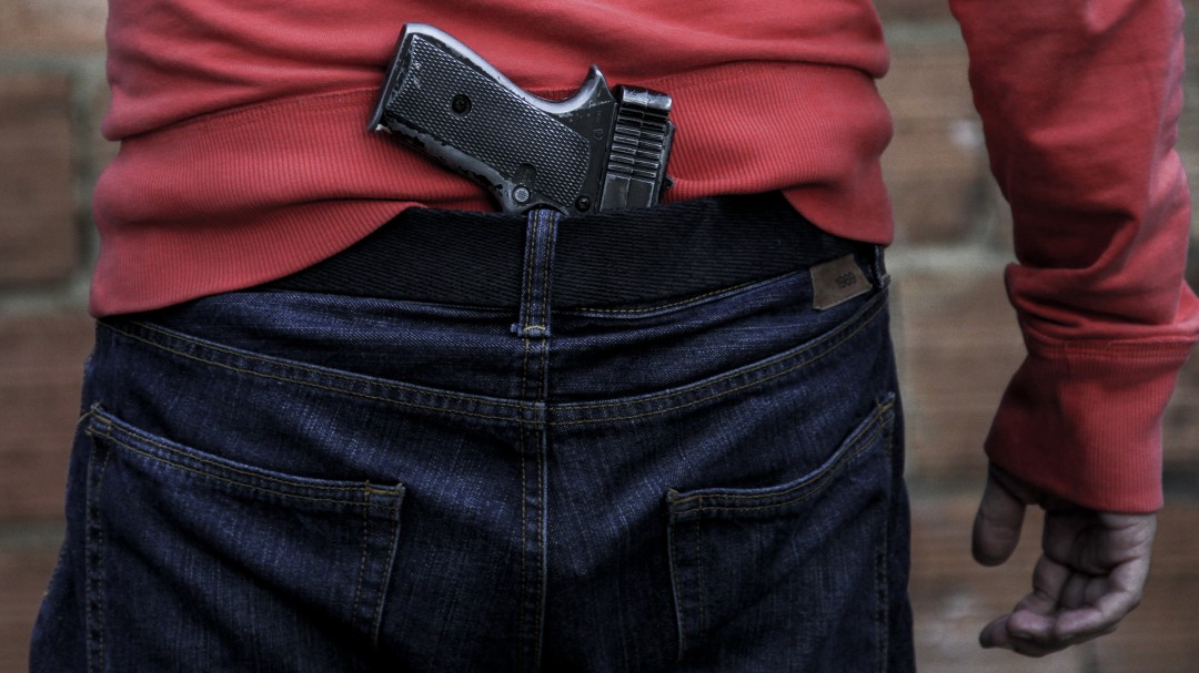 Uribismo insiste en proyecto que elimina figura de porte especial de armas