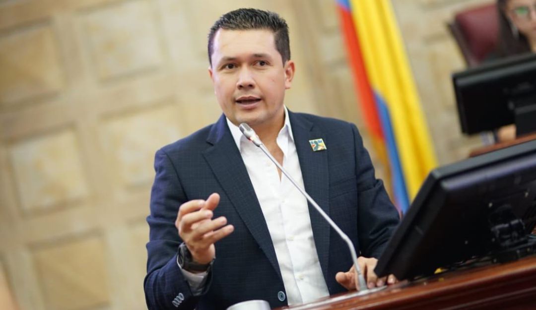 Congresista Edwing Ballesteros a indagatoria por presunta corrupción Congresista Edwing Ballesteros a indagatoria por presunta corrupción