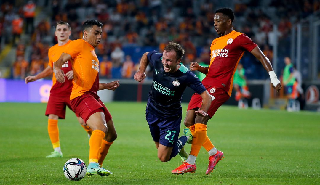 Partido de vuelta de la segunda ronda previa de la Champions League entre Galatasaray y PSV Partido de vuelta de la segunda ronda previa de la Champions League entre Galatasaray y PSV