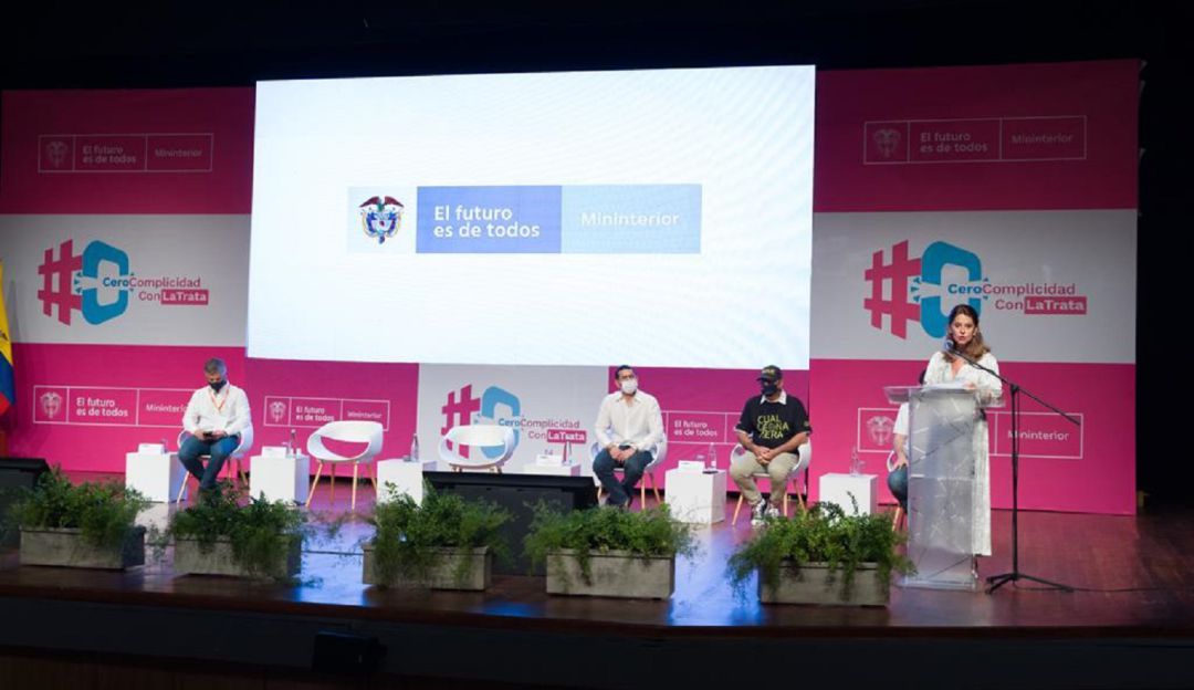 Desde Cartagena la vicepresidente Marta Lucía Ramírez hizo un enérgico llamado a la transparencia y recuperar la confianza en el Estado Desde Cartagena la vicepresidente Marta Lucía Ramírez hizo un enérgico llamado a la transparencia y recuperar la confianza en el Estado