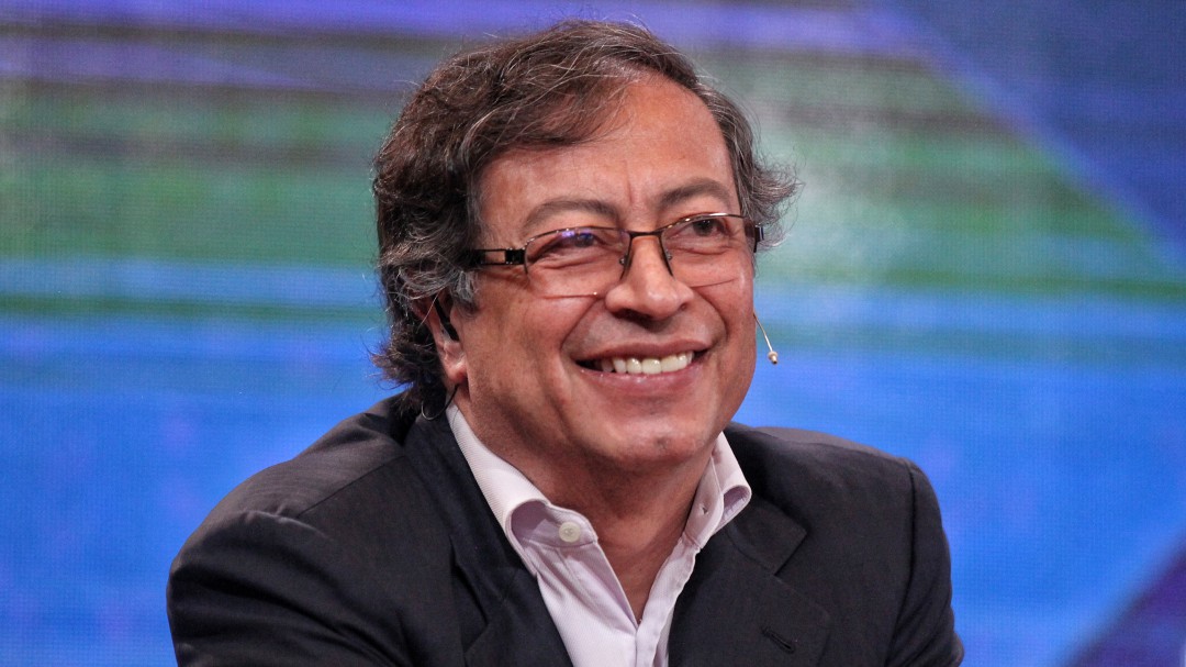 "Hay que vacunarse ya", Petro tras cuestionar efectividad de las vacunas