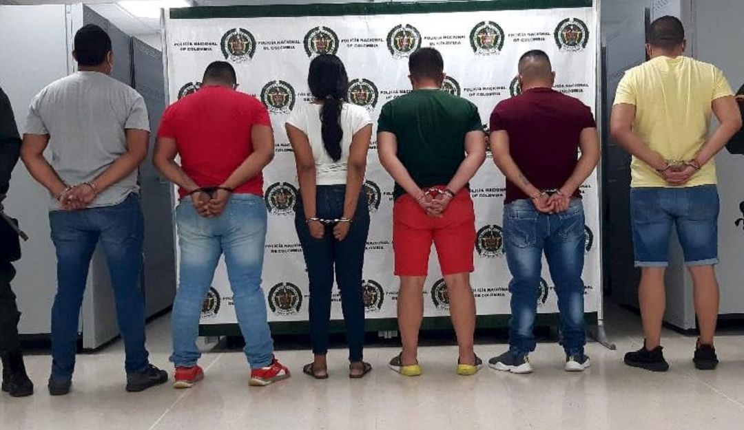 Los procesados presuntamente recibían el dinero que era cobrado por los ‘jefes de patio’ a otros reclusos para permitirles licor, droga o teléfonos Los procesados presuntamente recibían el dinero que era cobrado por los ‘jefes de patio’ a otros reclusos para permitirles licor, droga o teléfonos
