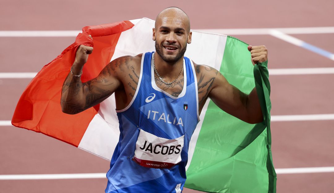Lamont Marcell Jacobs ganó los 100 metros panos en los Olímpicos de Tokio 2020 Lamont Marcell Jacobs ganó los 100 metros panos en los Olímpicos de Tokio 2020