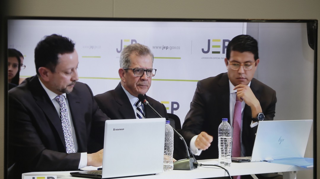 No habría choque de trenes por caso de "Falsos positivos" del Gral. Montoya