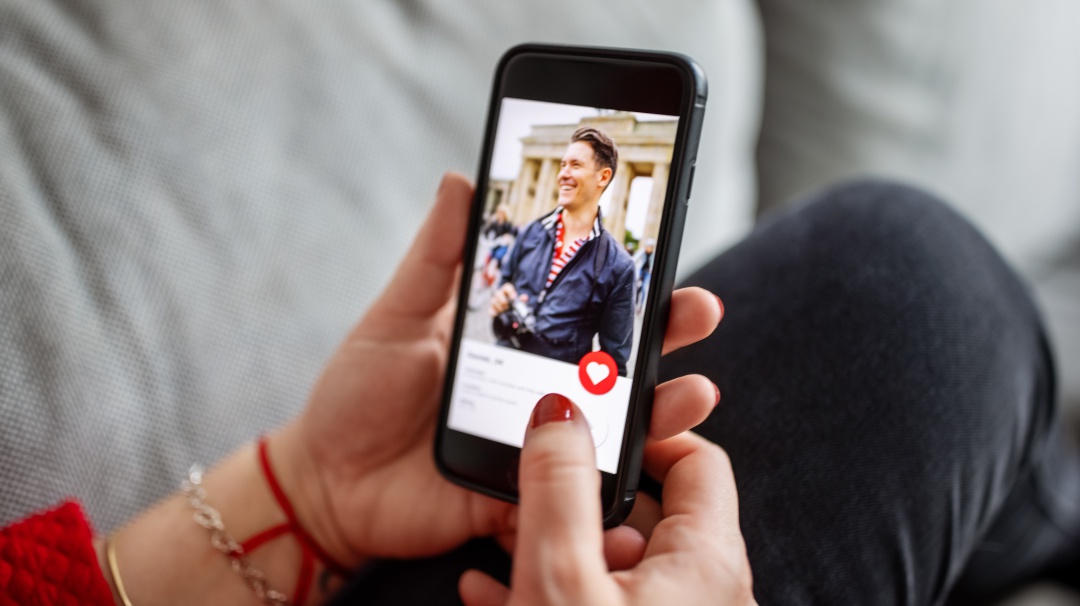 Qué es el 'doxing' y cómo proteger sus datos en las apps de citas