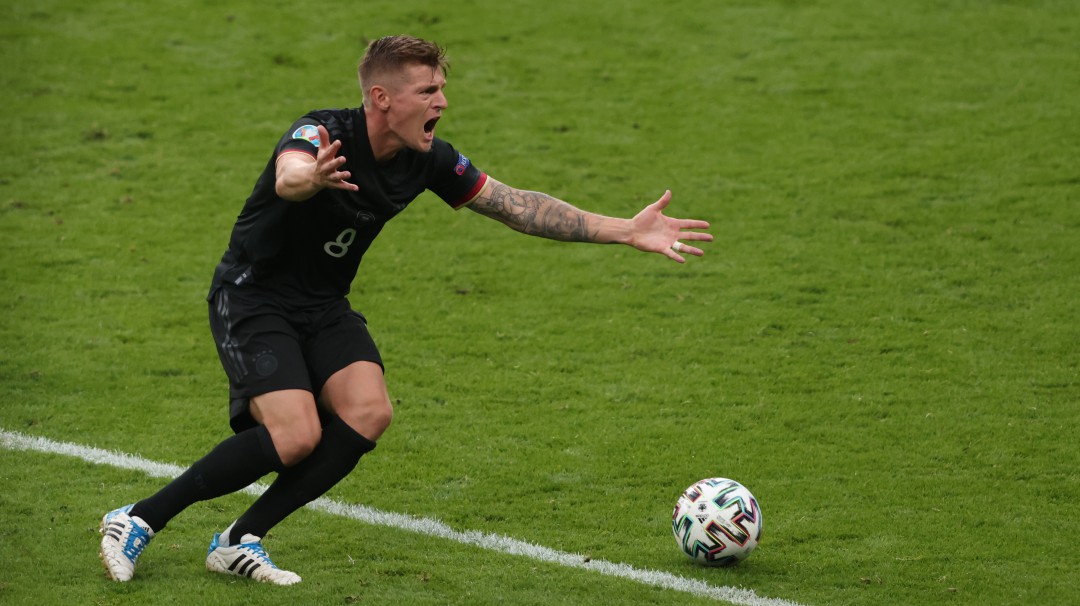 Kroos padece una pubalgia y es duda del Real Madrid para inicio de LaLiga