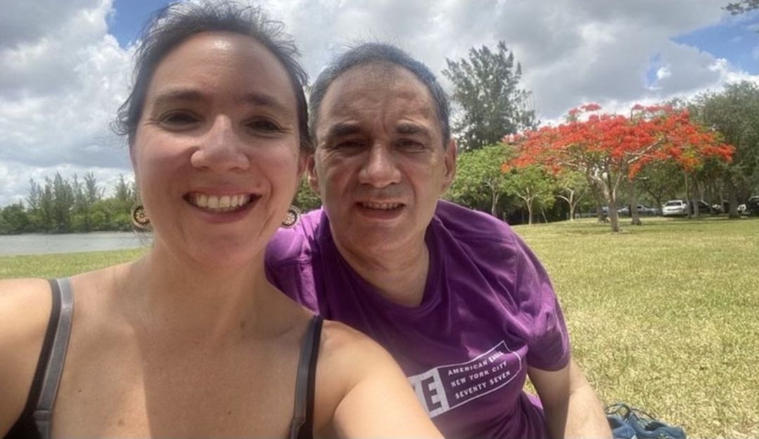 Rubén Guzmán de 54 años junto a su esposa Marcela Otero en Estados Unidos. Rubén Guzmán de 54 años junto a su esposa Marcela Otero en Estados Unidos.