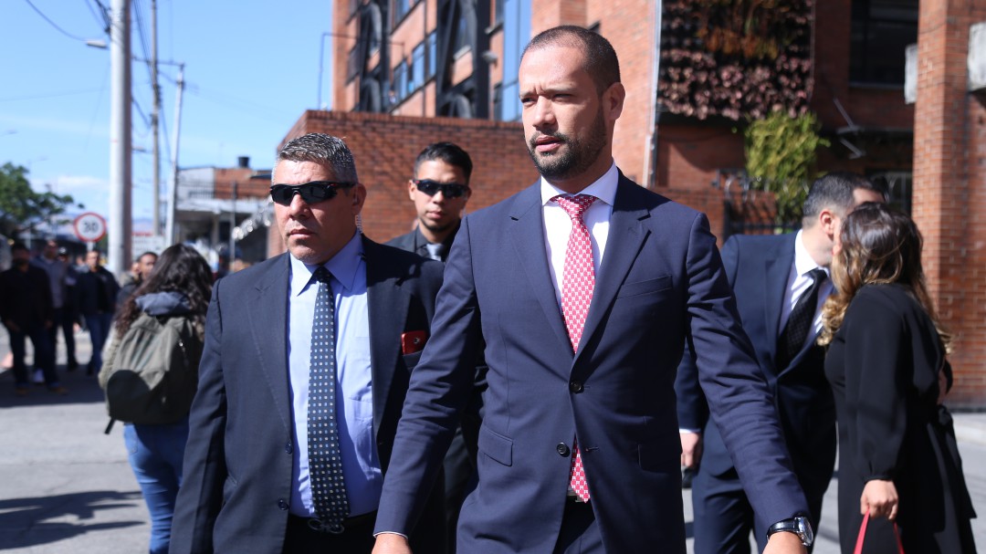 El abogado Diego Cadena seguirá en detención domiciliaria