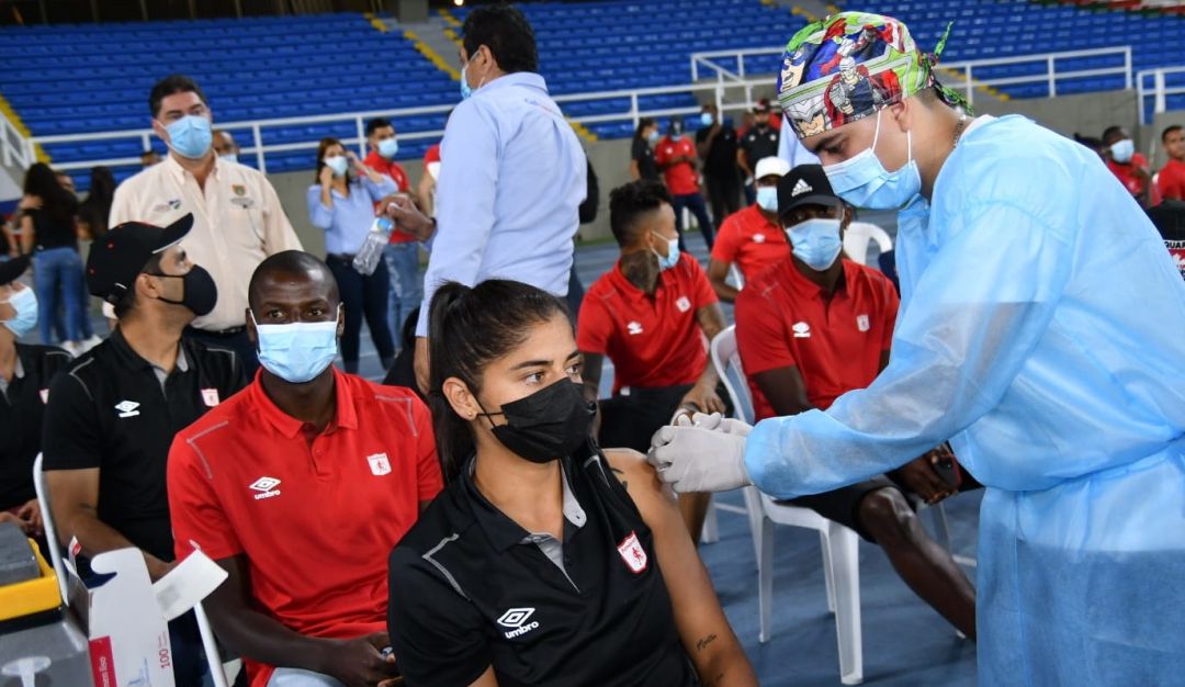 Vacunación al plantel del América de Cali Vacunación al plantel del América de Cali