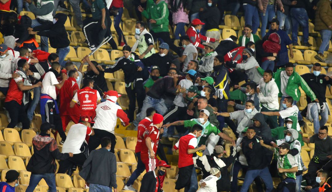 Violencia en el estadio El Campín Violencia en el estadio El Campín