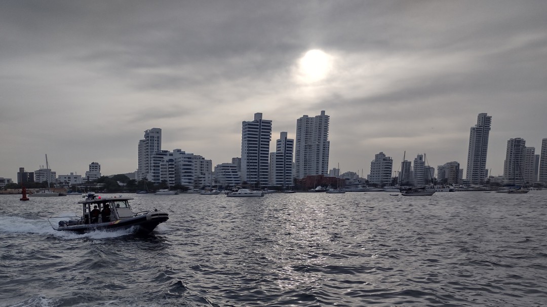 Autorizaron navegación nocturna por la Bahía de Cartagena