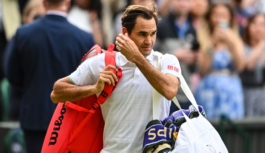 Roger Federer luego de caer en Wimbledon Roger Federer luego de caer en Wimbledon
