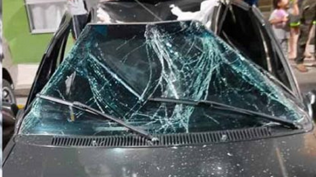 Sobrevivió, un hombre que cayó desde lo alto de un edificio en Montenegro