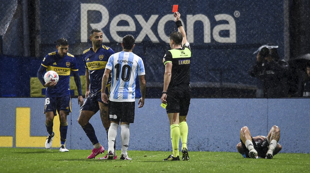 Edwin Cardona, héroe y villano en empate de Boca Juniors