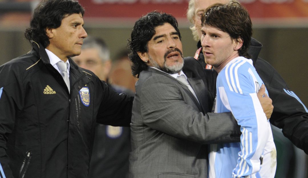 Diego Maradona y Lionel Messi con la Selección Argentina en 2010 Diego Maradona y Lionel Messi con la Selección Argentina en 2010
