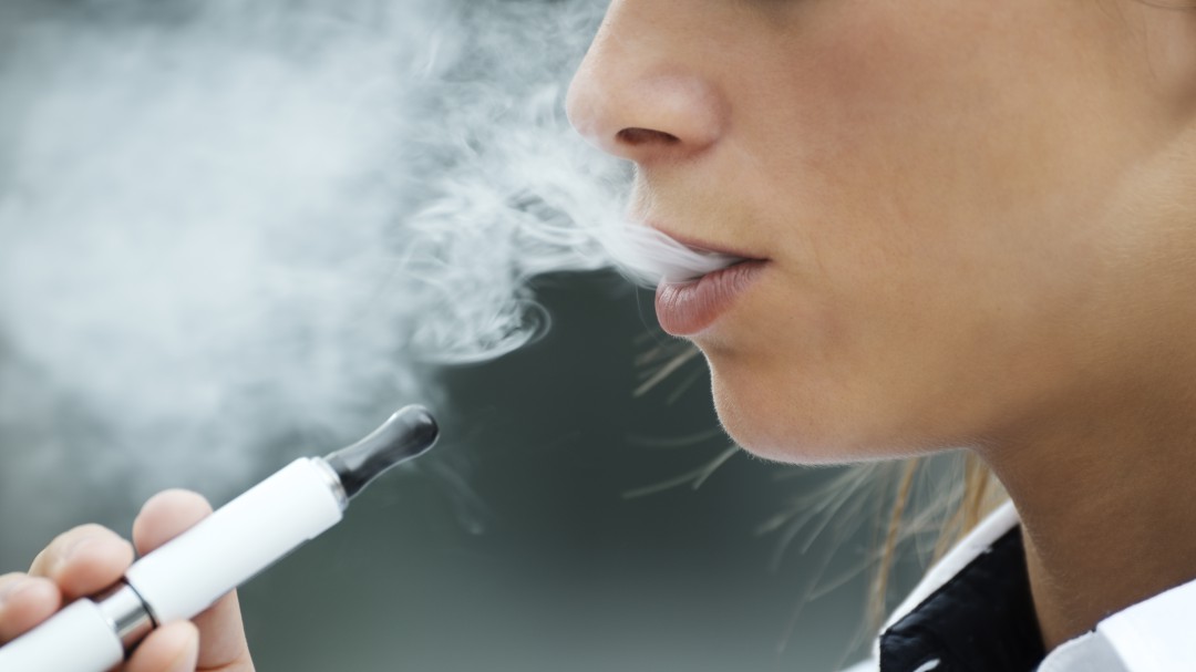 En el país, el consumo de cigarrillos electrónicos inicia a los 12 años