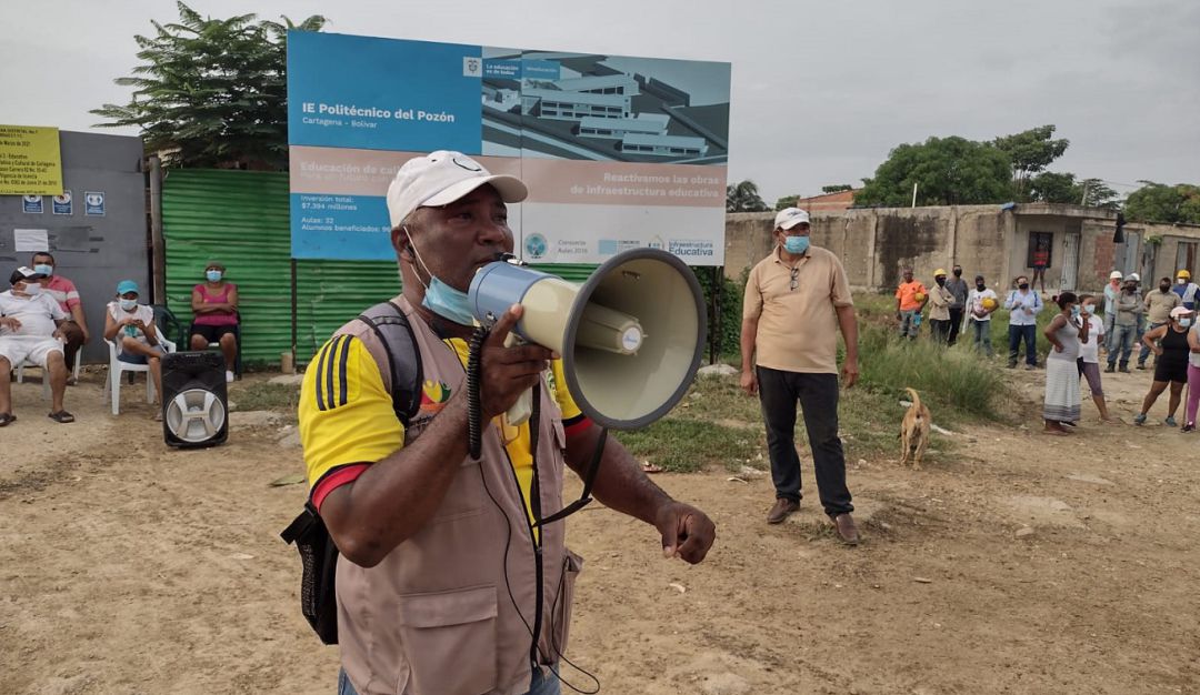 La comunidad realizó un plantón para exigir soluciones a un posible problema que se generaría con los drenajes pluviales La comunidad realizó un plantón para exigir soluciones a un posible problema que se generaría con los drenajes pluviales