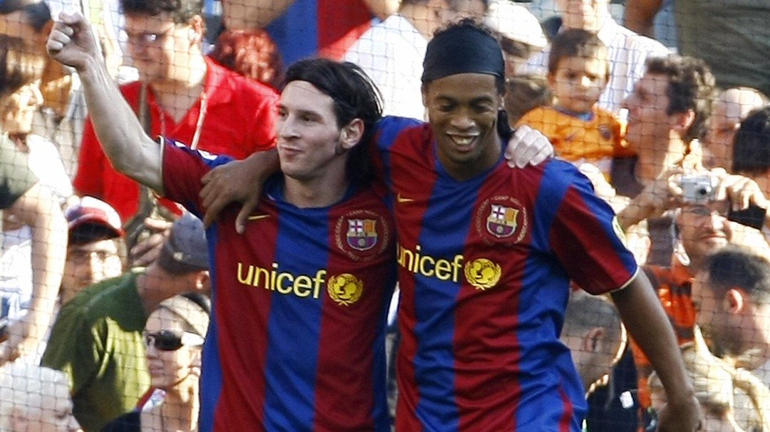 De Ronaldinho para Messi: El mensaje de bienvenida de un viejo amigo
