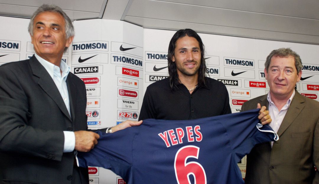 Mario Yepes presentado como refuerzo del PSG en 2004 Mario Yepes presentado como refuerzo del PSG en 2004